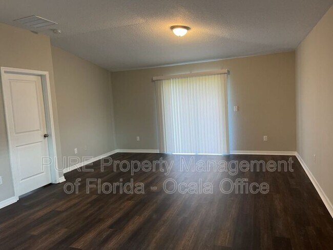 Building Photo - 9270 SW 58th Cir