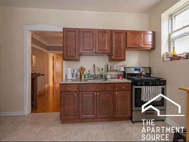 Building Photo - 6514 N Bosworth Ave