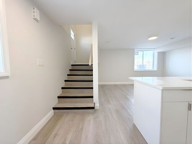 Building Photo - 26 Haight St