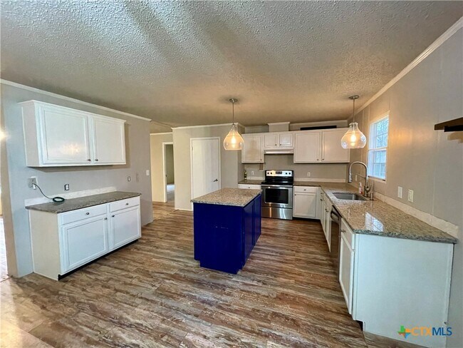 Building Photo - 1592 Rose Ln