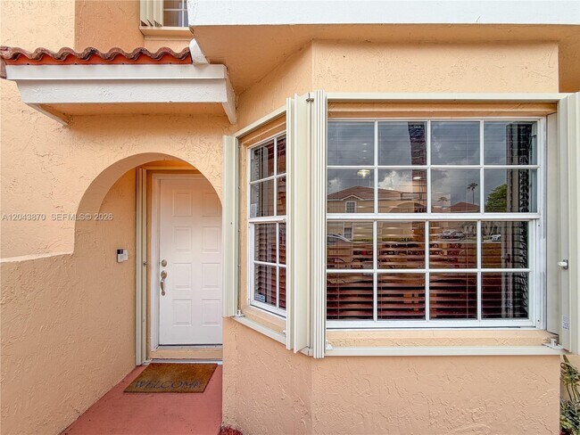 Foto del edificio - 11415 Lakeview Dr
