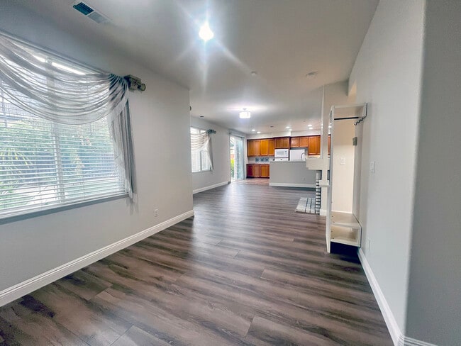 Building Photo - 35330 Terra Cotta Cir
