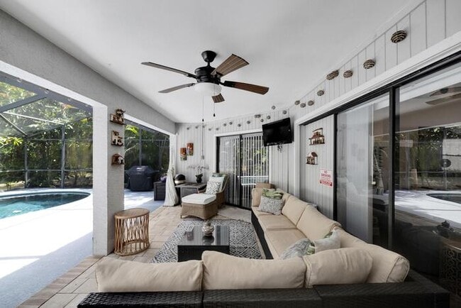 Building Photo - 1331 Normandy Cir N