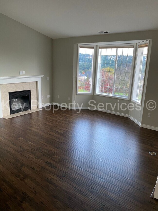 Foto del edificio - COMING SOON! Large 3 bed 3 bath in Camas