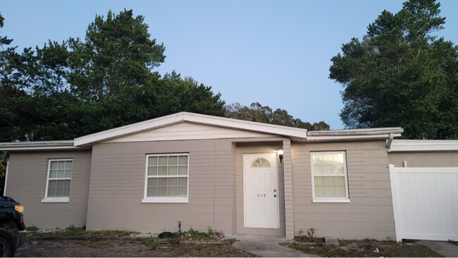 Building Photo - 7115 N Tampania Ave