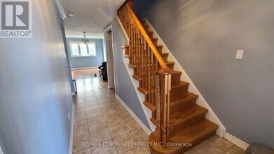 Building Photo - 16 Fieldside Dr