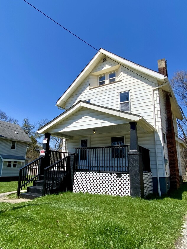 Primary Photo - 987 Whittier Ave