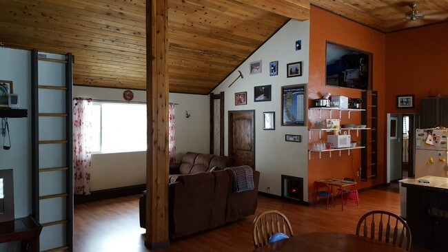 Building Photo - 4561 Deer Valley Rd