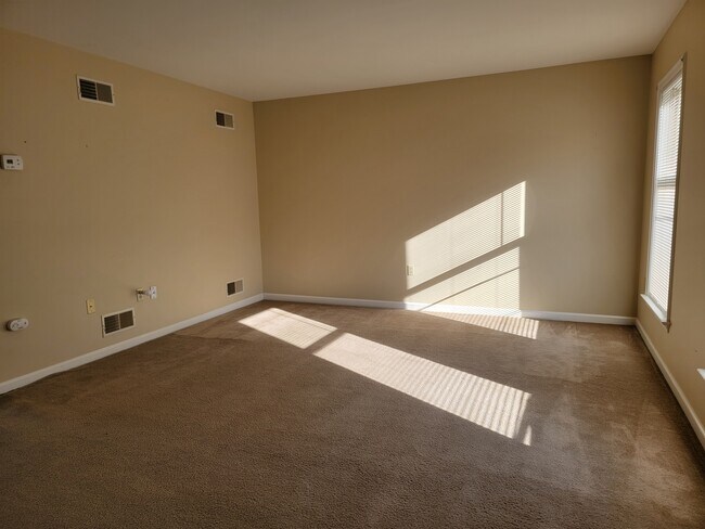 Foto del edificio - 46 Ironstone Dr