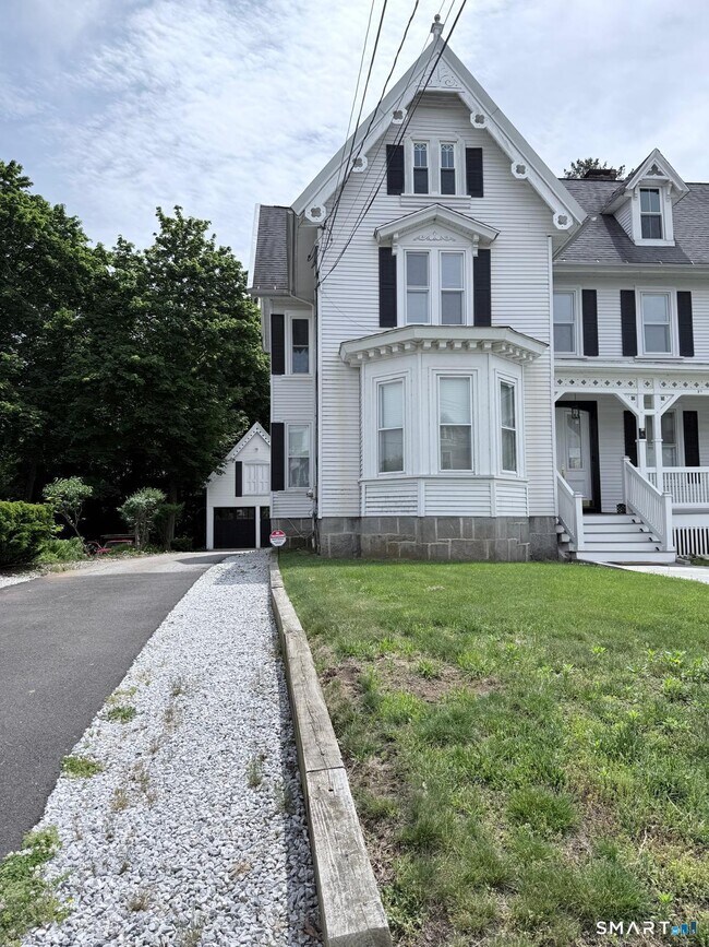 Building Photo - 31 Atwater Ave