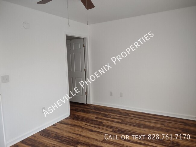 Foto del edificio - 452 Reems Creek Rd