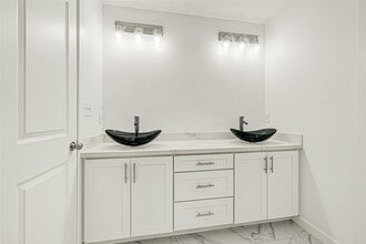 Building Photo - 1412 Northwood St