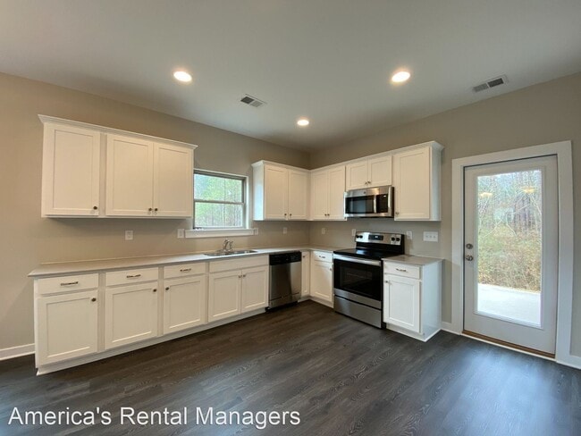 Building Photo - 4 br, 2 bath House - 333 White Oak Circle