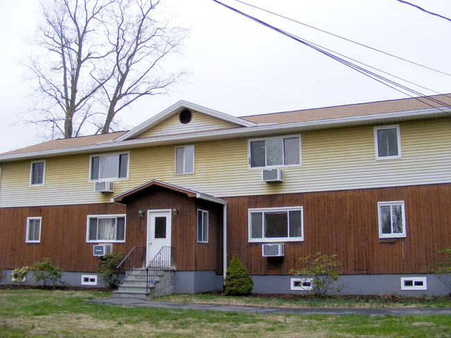 Building Photo - 66 Raymonds Dr