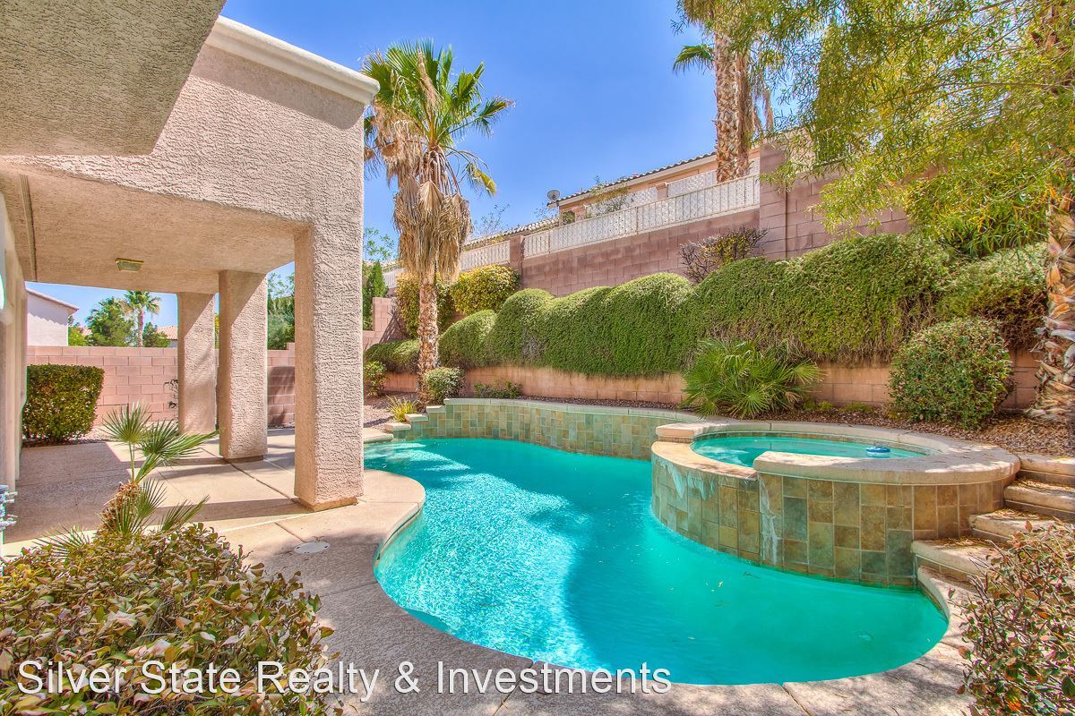 3 br, 2.5 bath House 225 EMERALD VISTA WAY House Rental in Las