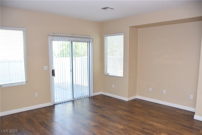 Foto del edificio - 7840 Littondale St