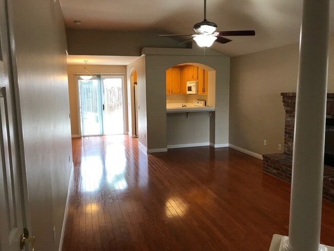 Building Photo - 8111 Ipswich Way