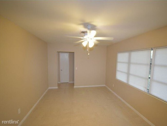 Foto del edificio - 2164 NE Coachman Rd