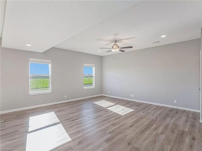 Building Photo - Stunning 4 Bedroom in Blue Springs! Coming Soon!