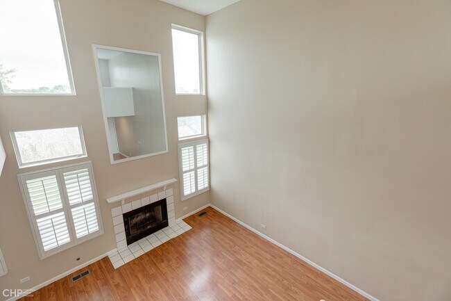 Foto del edificio - 904 Huntington Dr