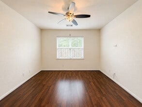 Building Photo - 8739 Leclaire Meadow Dr