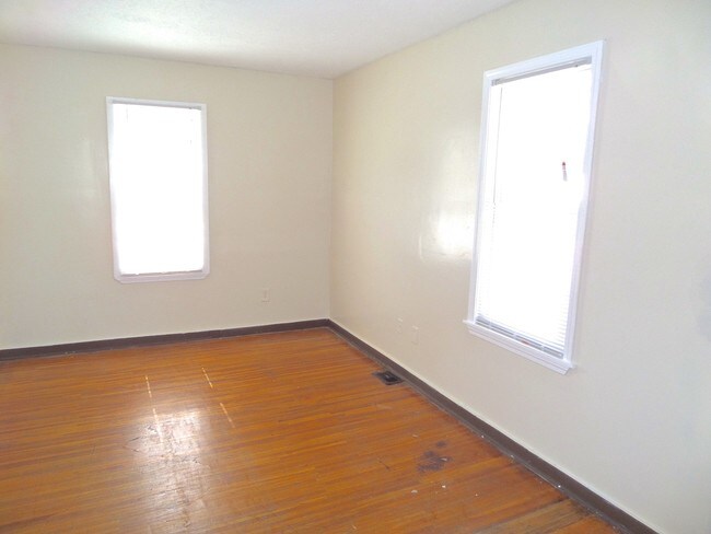 Building Photo - 710-712 Jay St