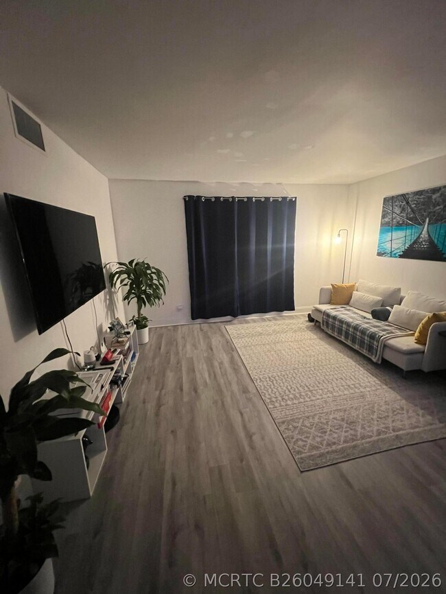 Foto del edificio - 825 NW 13th St