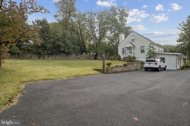 Photo - 2025 Fairland Rd House