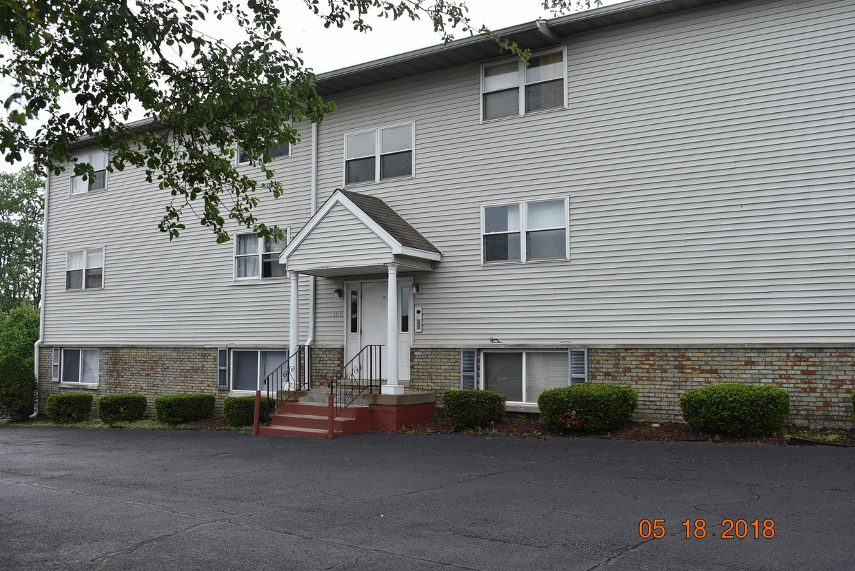 Foto principal - 2515 W Westport Rd