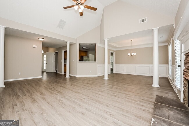 Foto del edificio - 472 Haven Ridge Dr