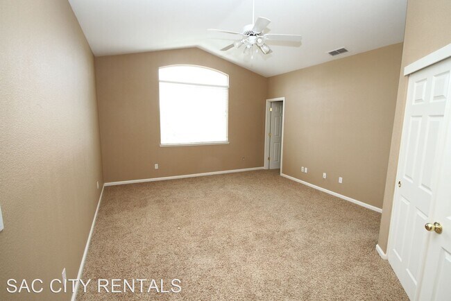 Building Photo - 4 br, 3 bath House - 9740 Nature Trail Way
