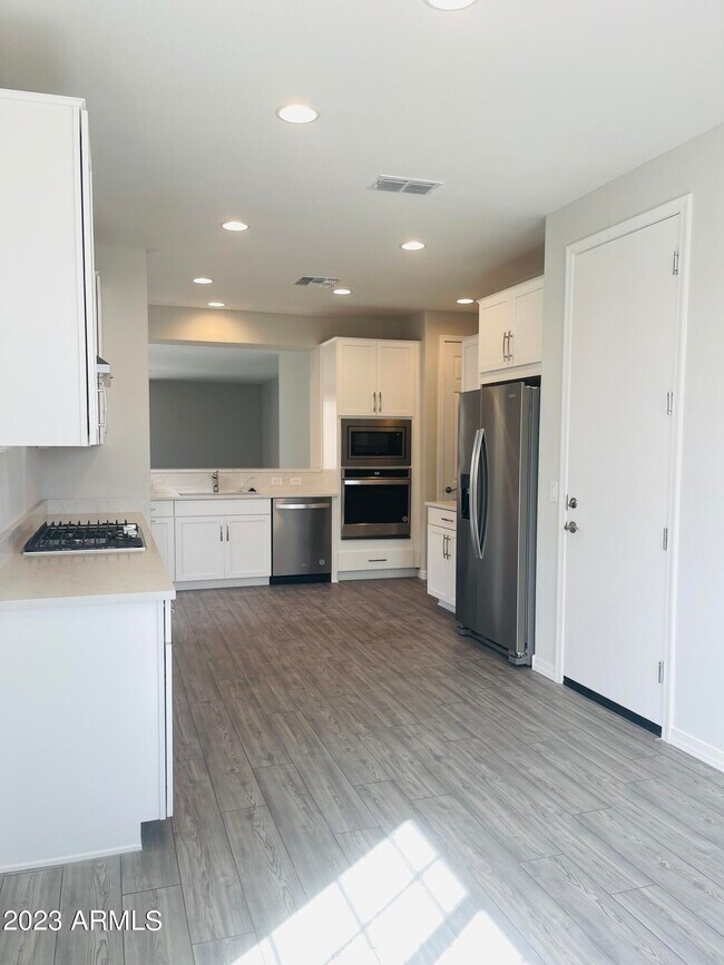 Building Photo - 1561 Sabel Ct