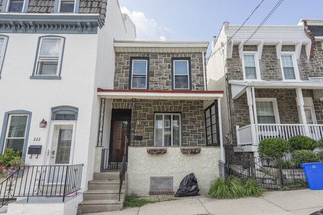 Building Photo - 224 Jamestown Ave.