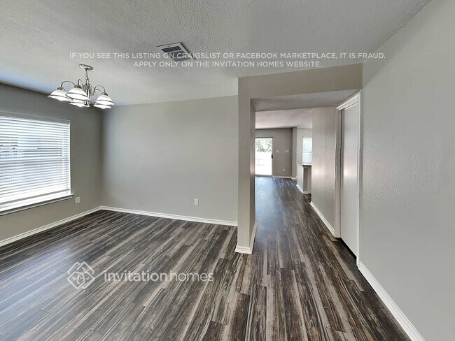 Foto del edificio - 12002 Peachtree Ln