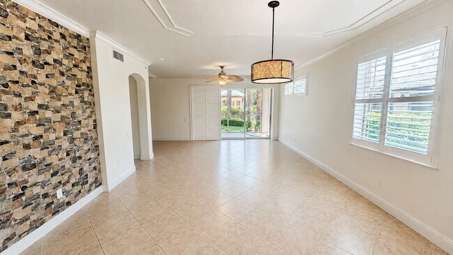 Building Photo - Annual unfurnished 3/2 villa in the Moorings at Edgewater