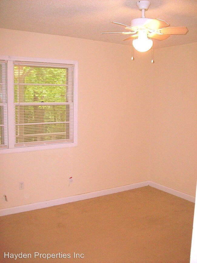 Building Photo - 2 br, 1 bath House - 303 River Road