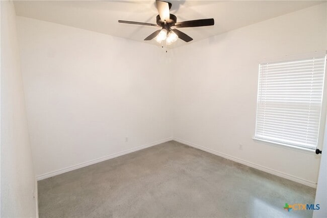 Building Photo - 114 Leon Ln