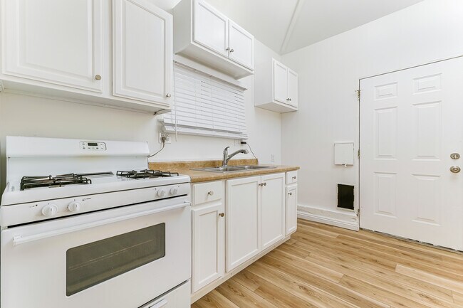 Foto del edificio - 7103 Flight Ave