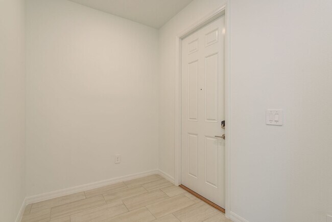 Foto del edificio - 18234 Pleasantview Blvd