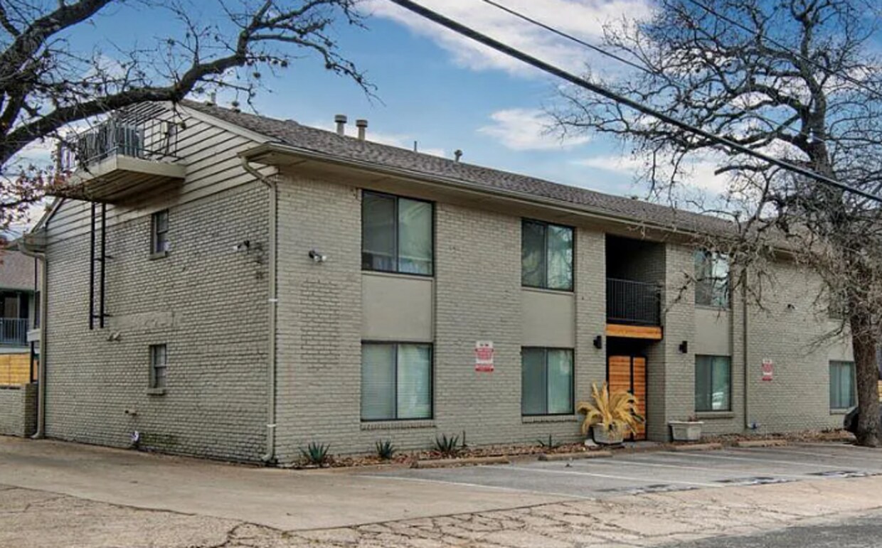 Foto del edificio - 1307 Norwalk Ln