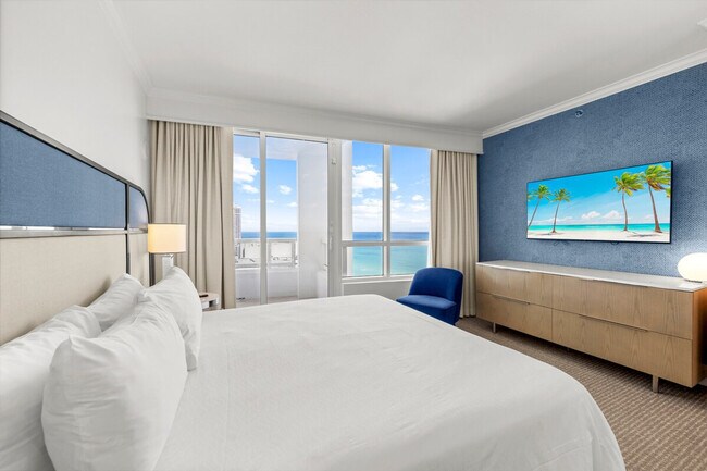 Building Photo - 4343 Collins Ave