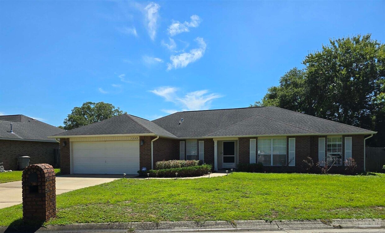 Foto principal - 1240 Benning Pl