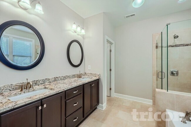 Foto del edificio - 6013 Hyde Park Drive