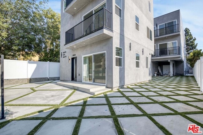 Foto del edificio - 10828 Hesby St
