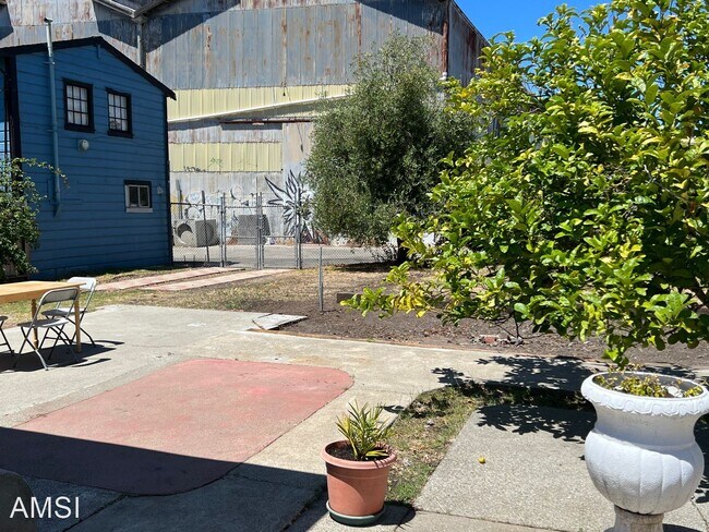 Building Photo - 2 br, 1 bath House - 1270 Ocean
