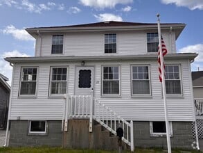 Building Photo - 28 13th Rd