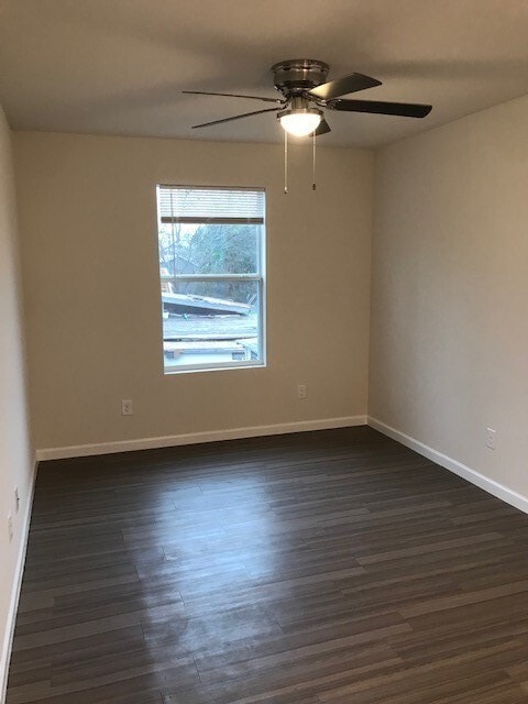 Building Photo - 1611 N Navidad St
