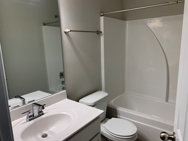 Building Photo - 405 Birr Dr