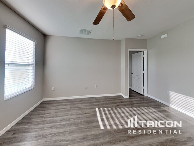 Building Photo - 16407 Treasure Point Drive Wimauma FL