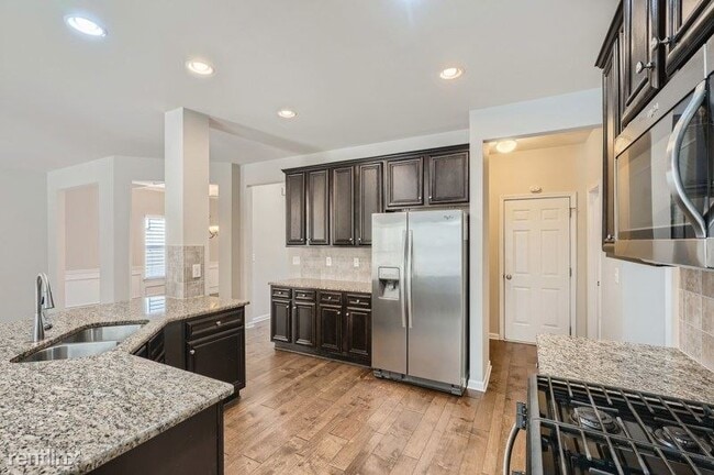 Building Photo - 5 br, 3 bath House - 511 Sunset Street UNIT